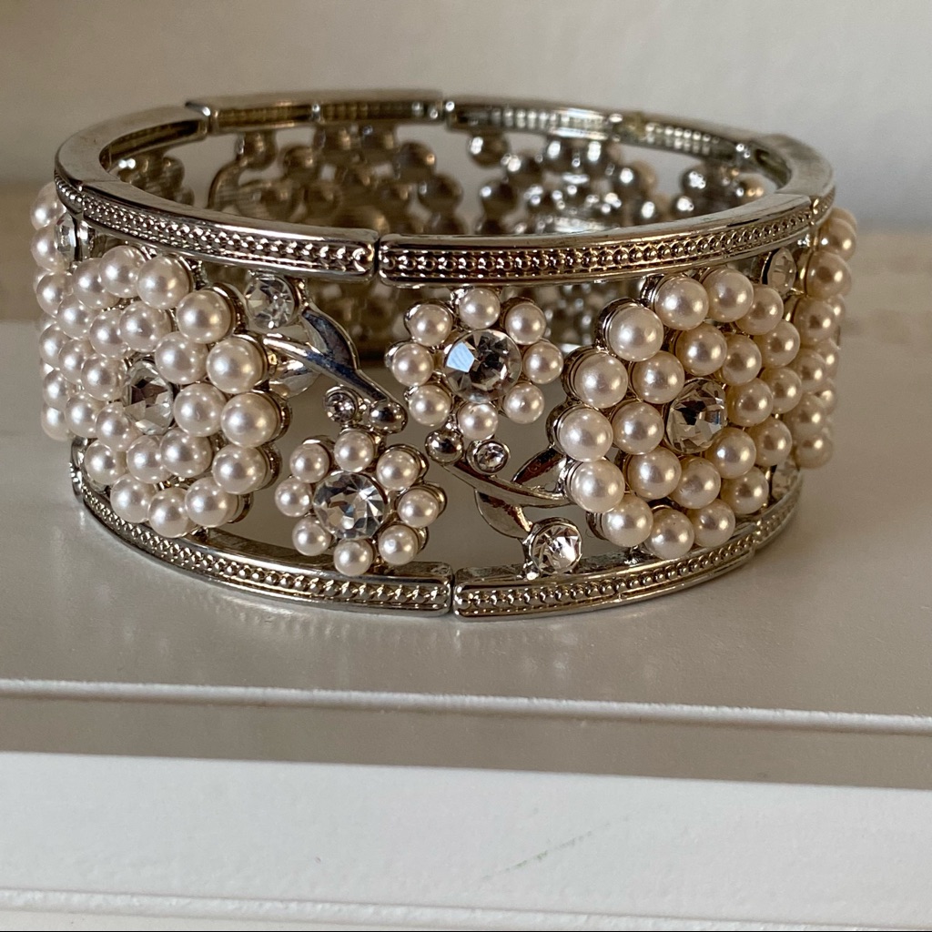Rmn Vintage Stretchy Pearl Bracelet